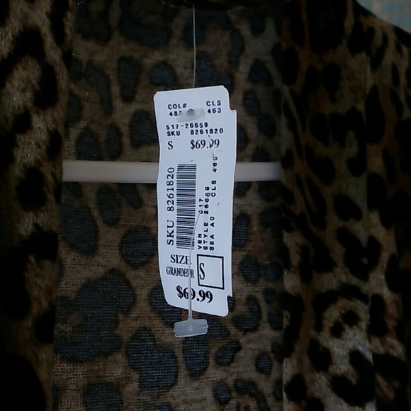 NWT Open Sweater with animal print - Picture 3 of 3